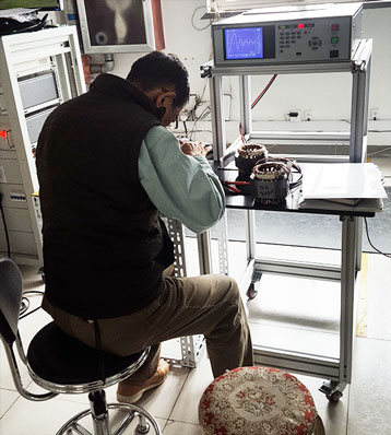 日本客户到访验收水泵电机定子测试系统