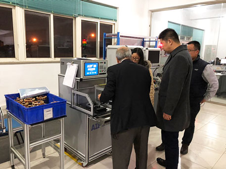 艾普智能仪器—泰国客户到访艾普智能验收定子测试机